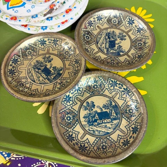 70s Metal Play Dishes - Picture 3 of 10